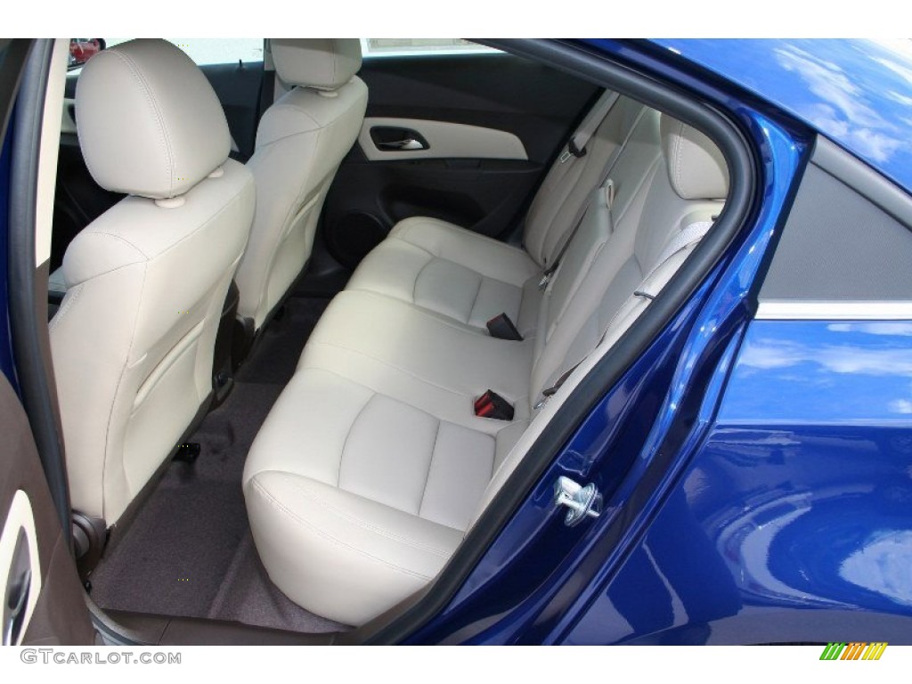 2013 Chevrolet Cruze LT/RS Rear Seat Photo #71078392
