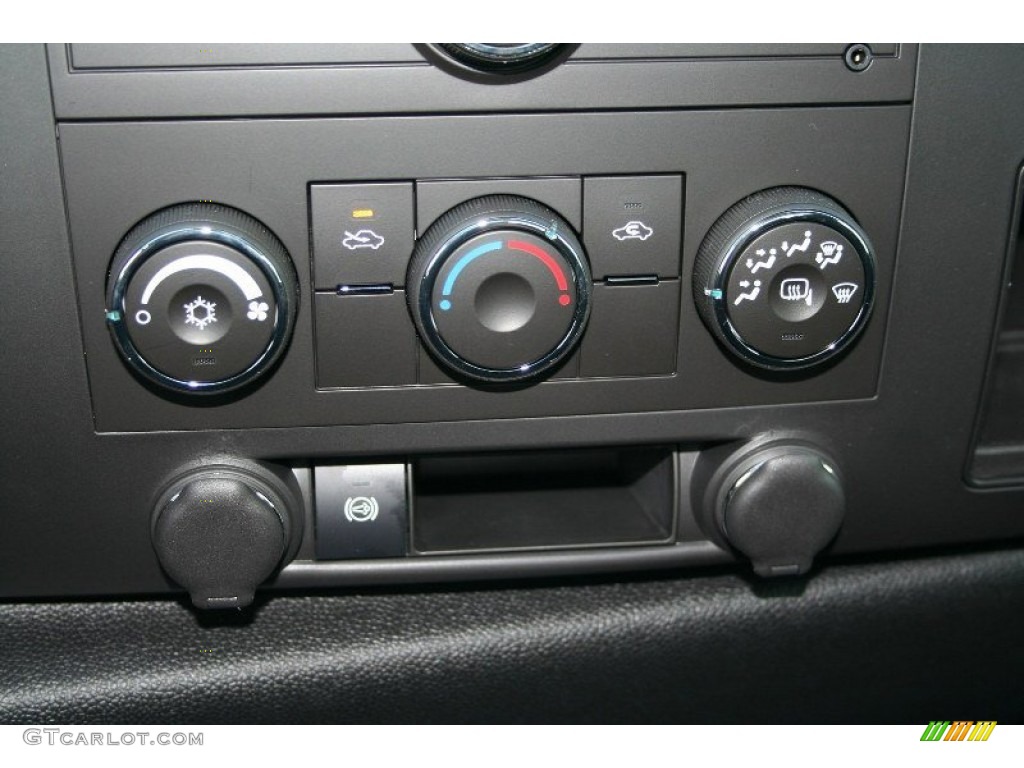 2013 Chevrolet Silverado 3500HD LT Crew Cab 4x4 Dually Controls Photo #71078659