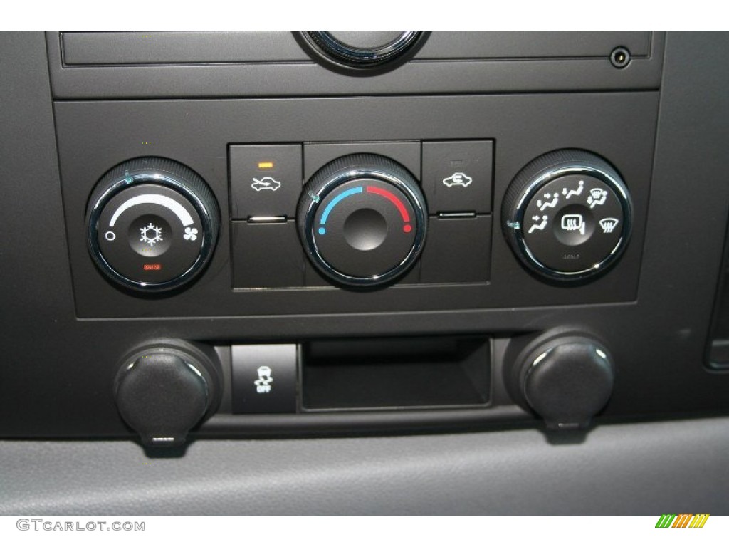 2013 Chevrolet Silverado 2500HD Work Truck Extended Cab 4x4 Controls Photo #71079097