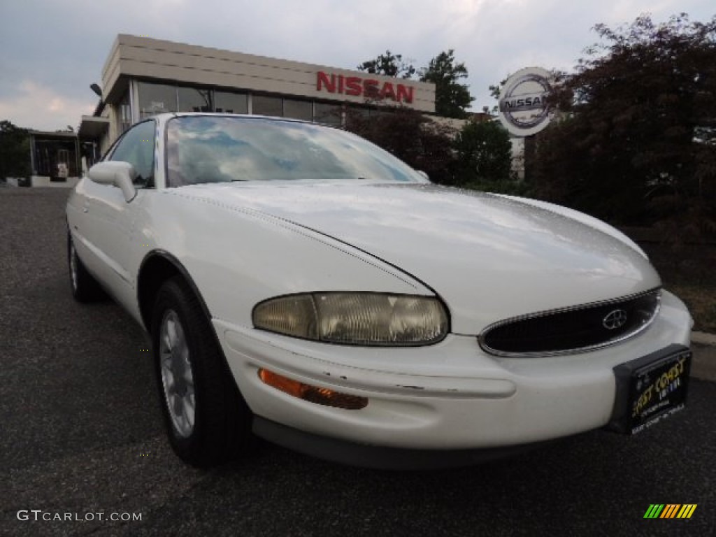 1995 Riviera Coupe - Bright White / Gray photo #1