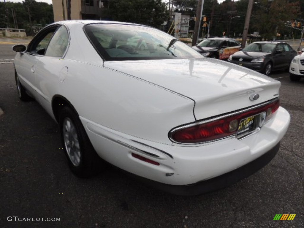1995 Riviera Coupe - Bright White / Gray photo #6