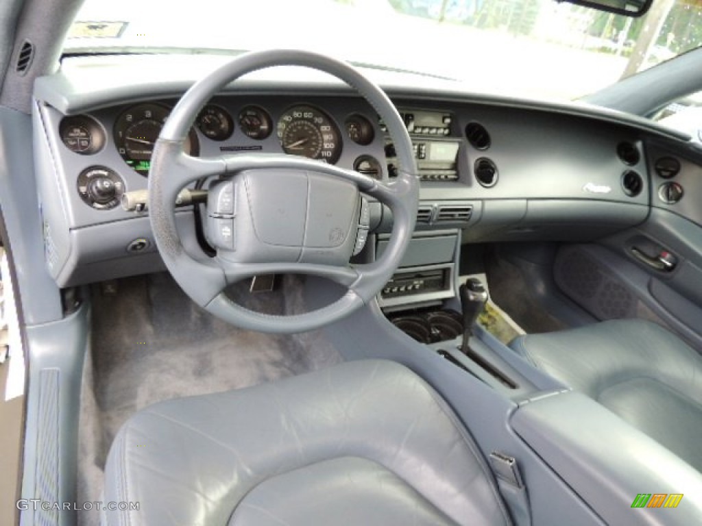 1995 Riviera Coupe - Bright White / Gray photo #11