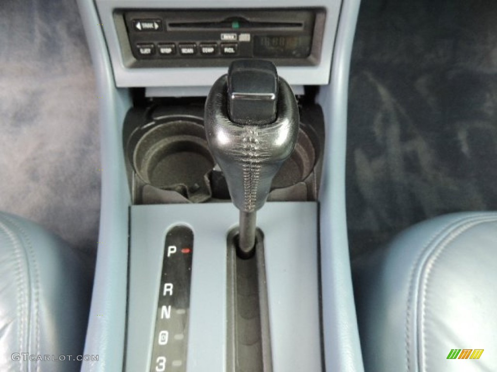 1995 Riviera Coupe - Bright White / Gray photo #14