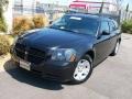 2006 Brilliant Black Crystal Pearl Dodge Magnum SE  photo #2