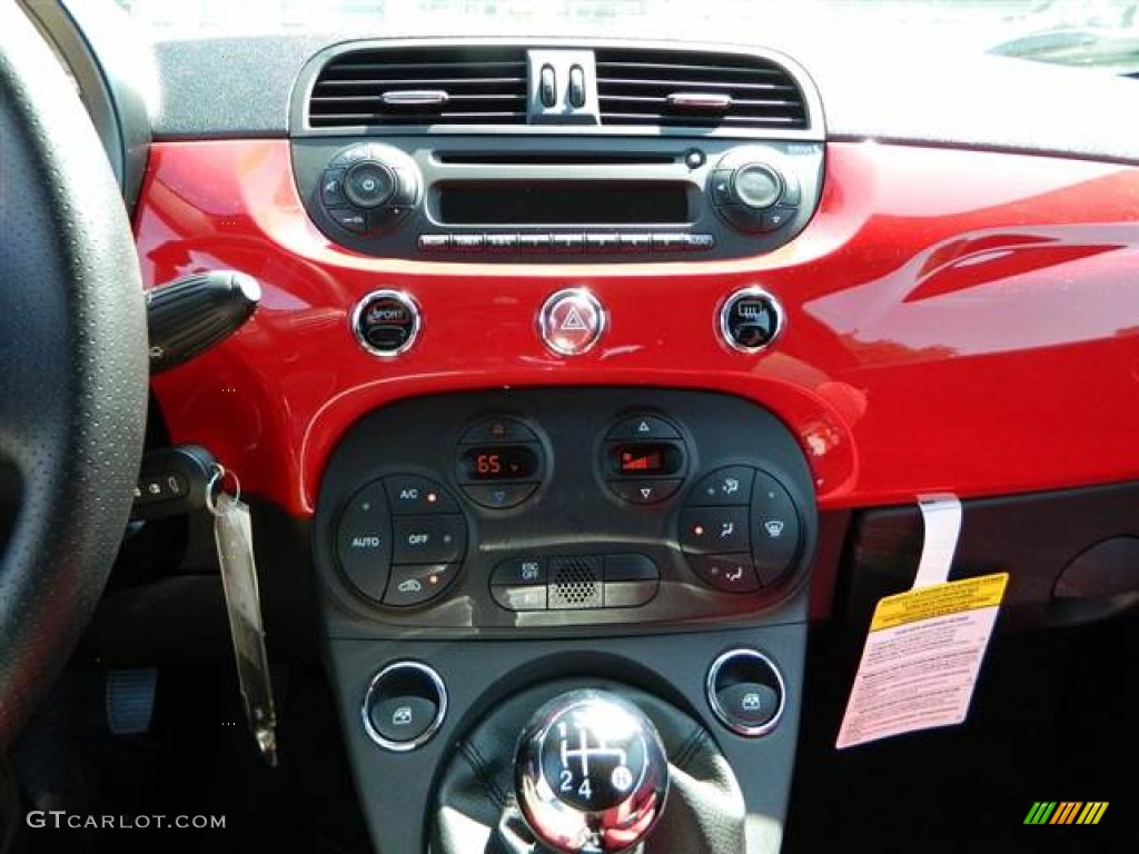 2012 Fiat 500 Sport Controls Photo #71085343