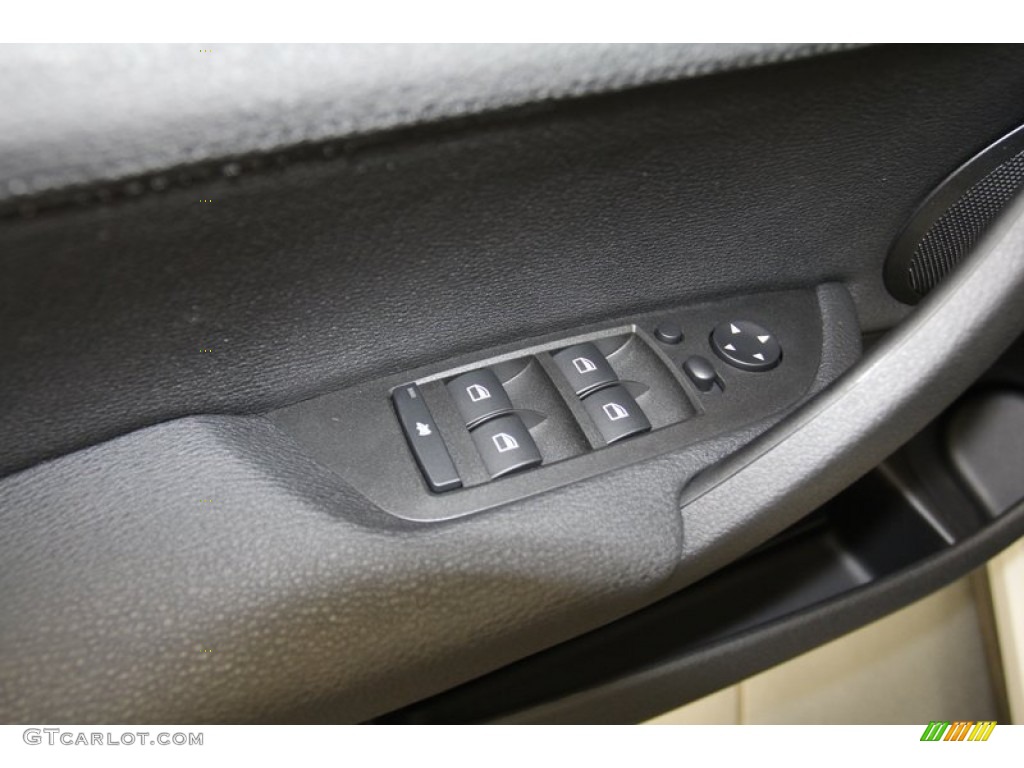 2013 BMW X1 xDrive 35i Controls Photo #71086912