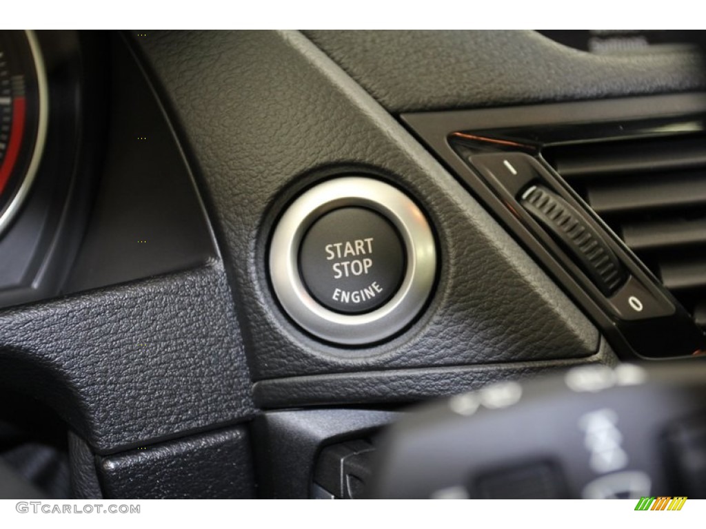 2013 BMW X1 xDrive 35i Controls Photo #71086975