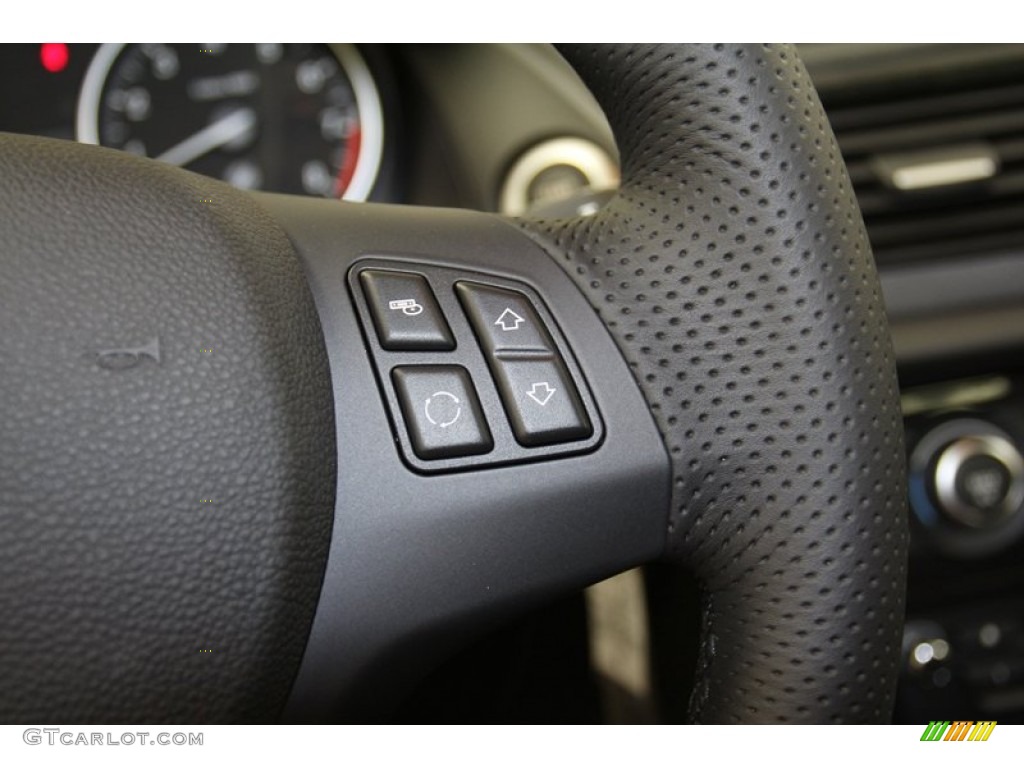2013 BMW X1 xDrive 35i Controls Photo #71086984