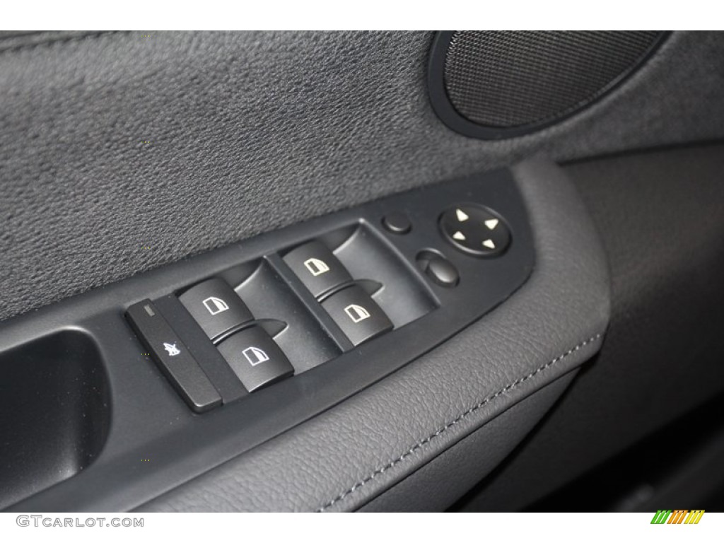 2013 BMW X6 xDrive50i Controls Photo #71087566