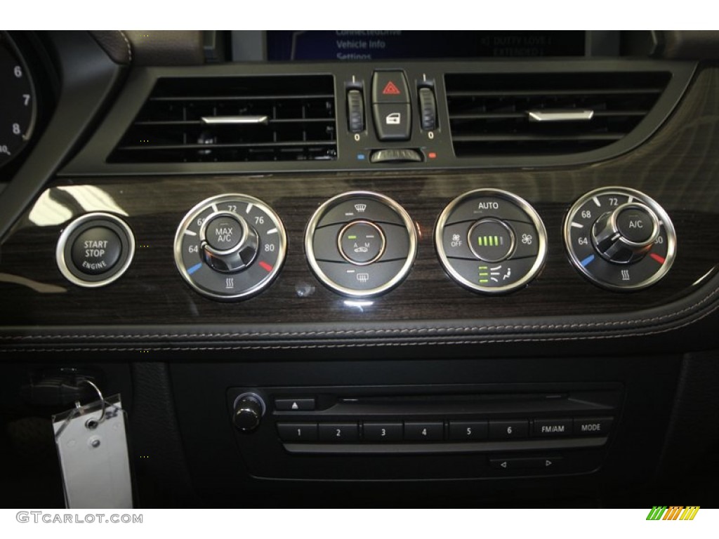 2013 BMW Z4 sDrive 28i Controls Photo #71088067