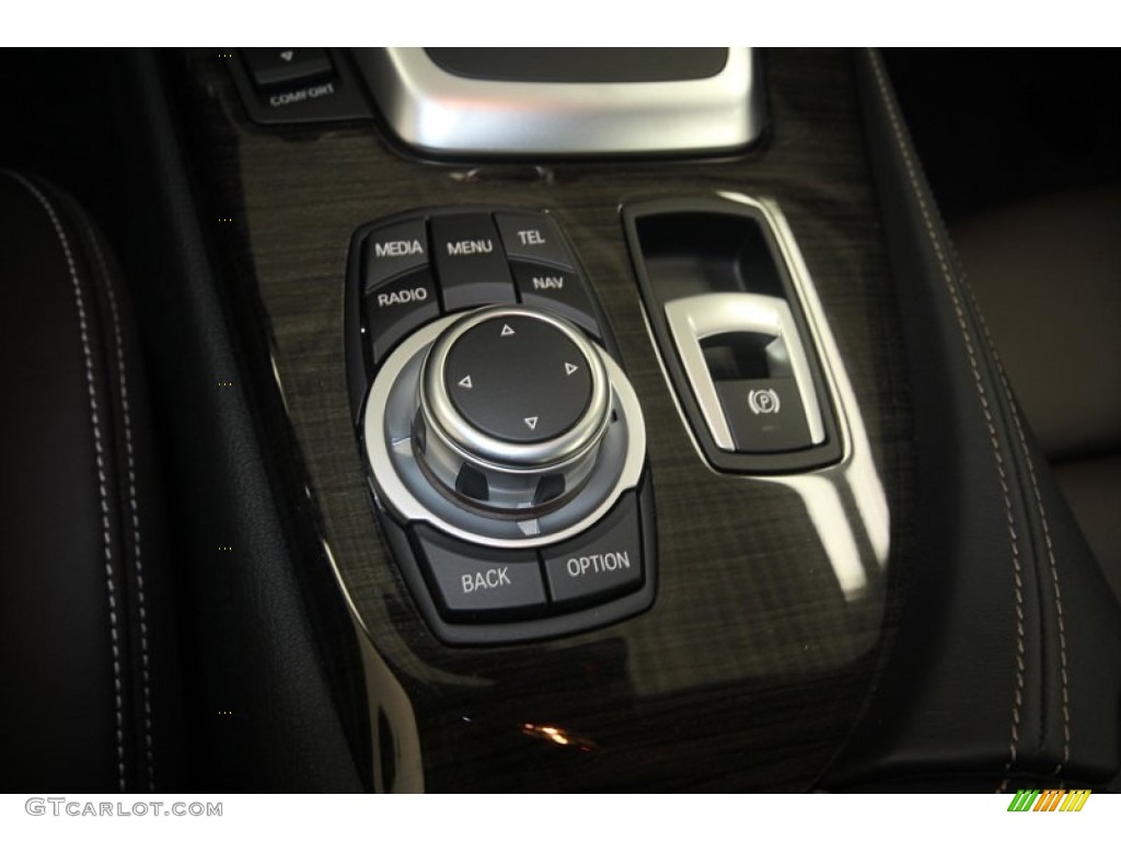 2013 BMW Z4 sDrive 28i Controls Photo #71088094