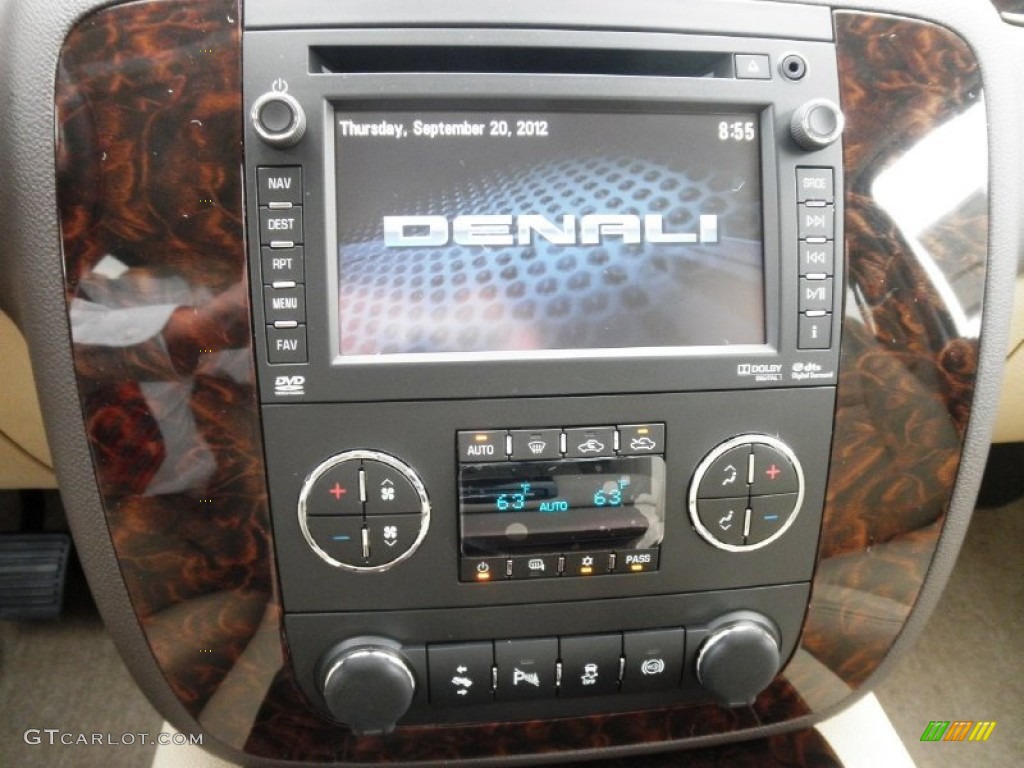 2013 GMC Sierra 2500HD Denali Crew Cab 4x4 Controls Photo #71088268