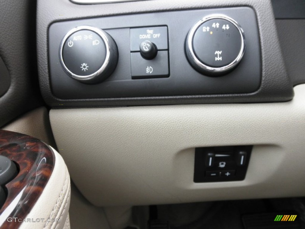 2013 GMC Sierra 2500HD Denali Crew Cab 4x4 Controls Photo #71088321
