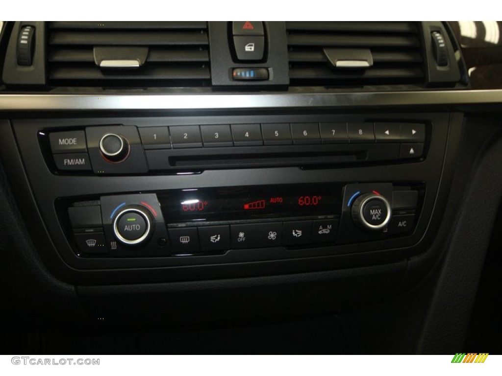 2013 3 Series 328i Sedan - Alpine White / Black photo #16