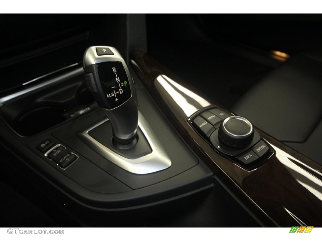 2013 3 Series 328i Sedan - Alpine White / Black photo #17