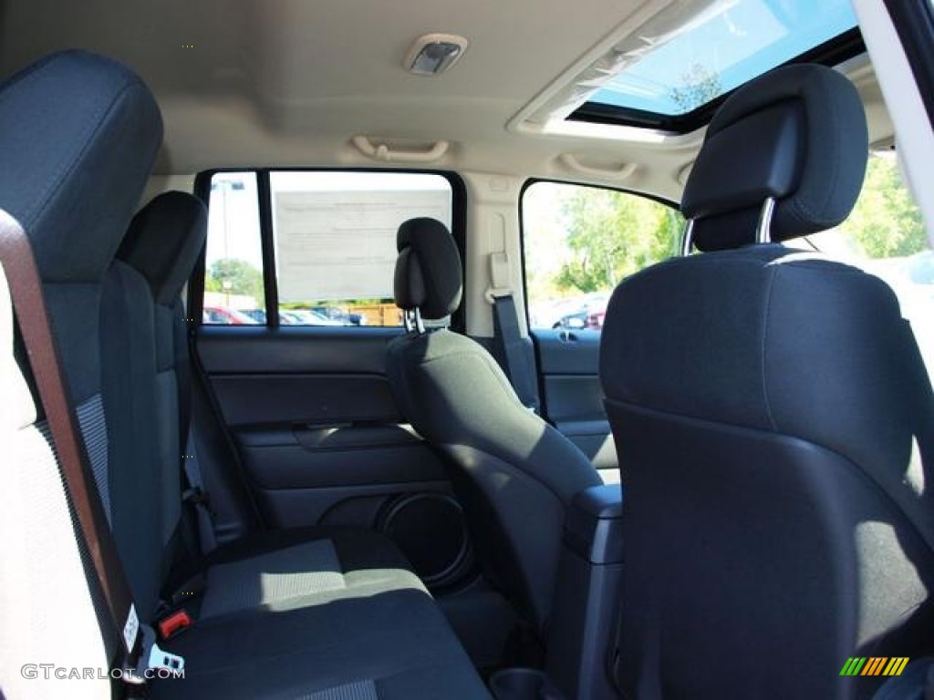 2013 Compass Latitude 4x4 - True Blue Pearl / Dark Slate Gray photo #4
