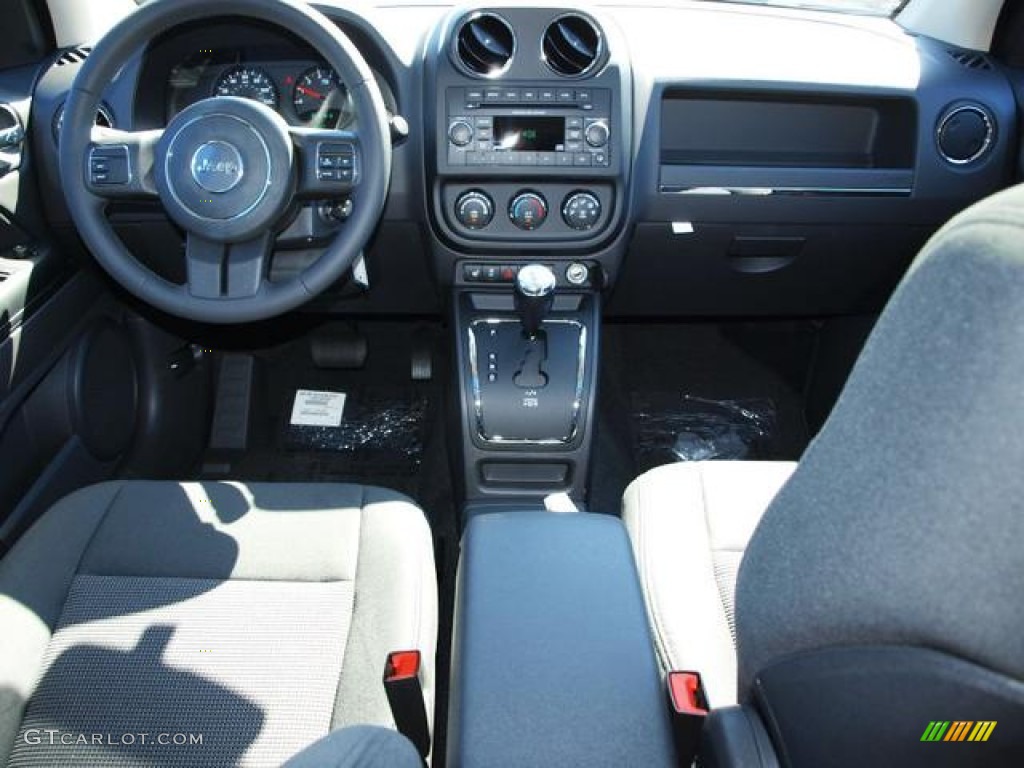 2013 Compass Latitude 4x4 - True Blue Pearl / Dark Slate Gray photo #5