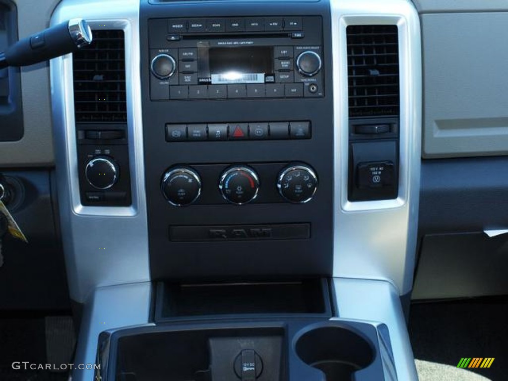 2012 Dodge Ram 2500 HD Big Horn Crew Cab 4x4 Controls Photo #71090641
