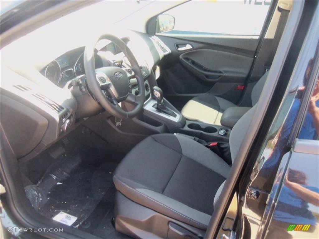 2013 Focus SE Sedan - Tuxedo Black / Charcoal Black photo #10