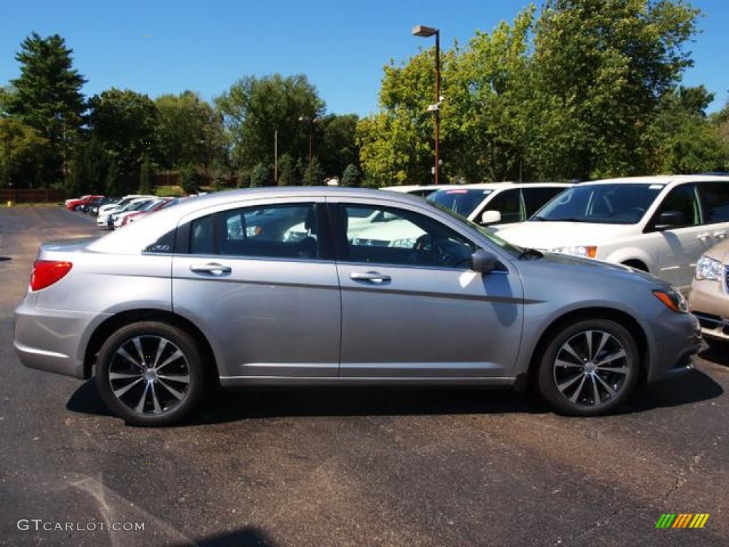 2013 200 S Sedan - Billet Silver Metallic / Black photo #1