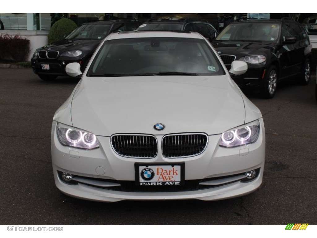 2011 3 Series 328i xDrive Coupe - Alpine White / Black photo #2