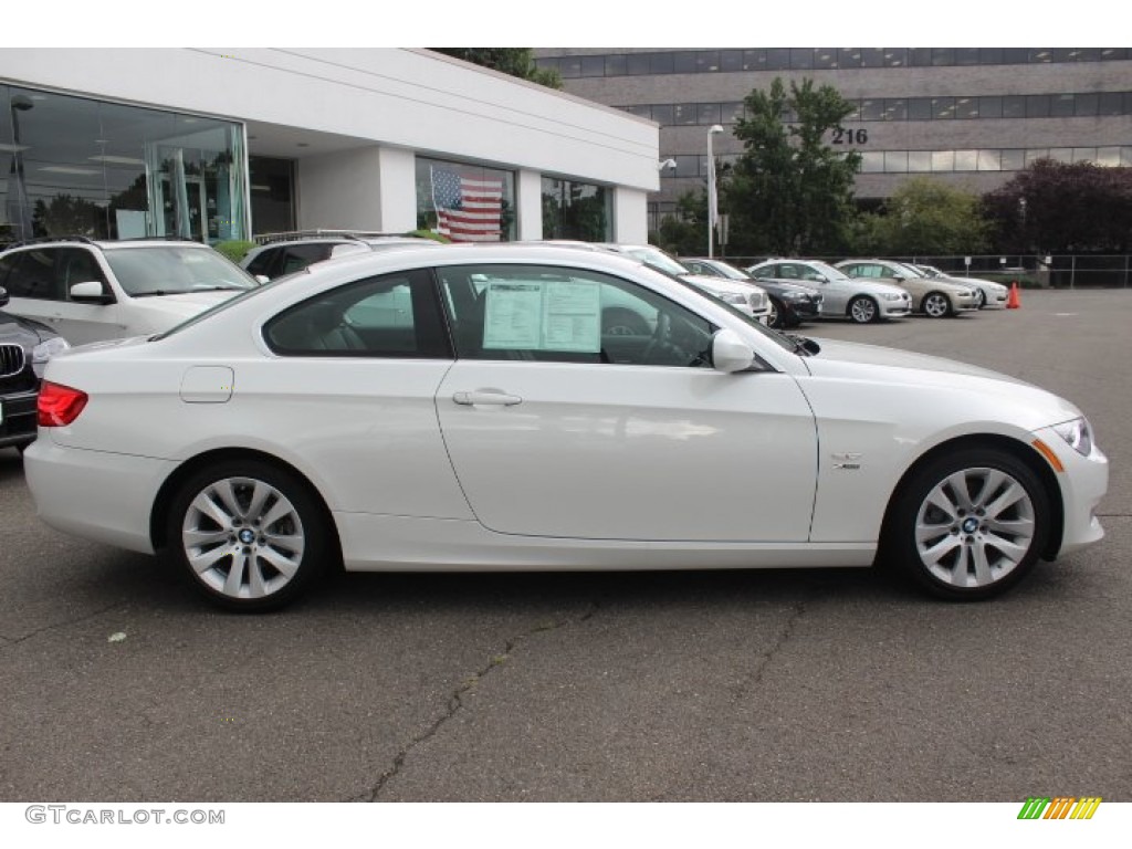 2011 3 Series 328i xDrive Coupe - Alpine White / Black photo #4