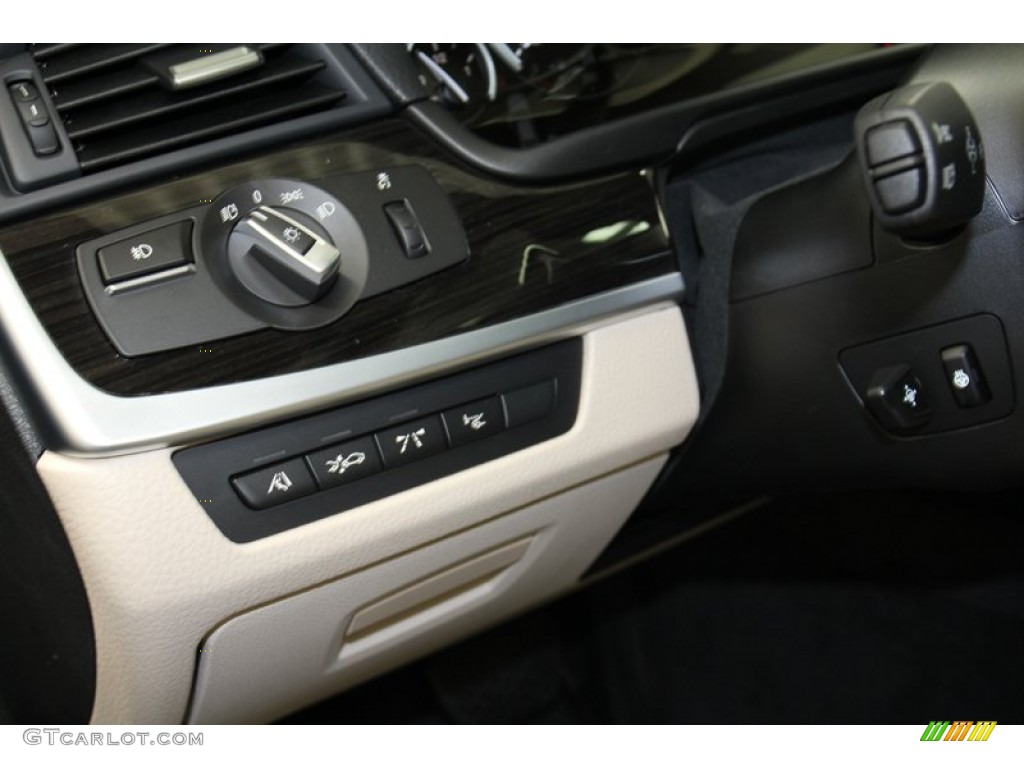 2013 BMW 5 Series 550i Sedan Controls Photo #71093320