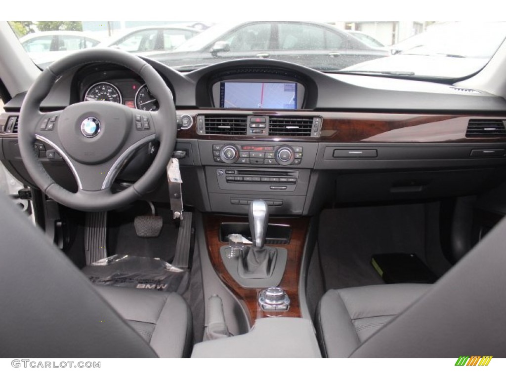 2011 3 Series 328i xDrive Coupe - Alpine White / Black photo #13
