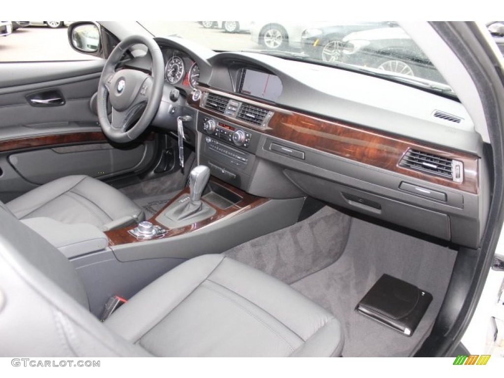 2011 3 Series 328i xDrive Coupe - Alpine White / Black photo #25
