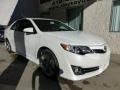 Super White - Camry SE Photo No. 7