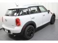 Light White - Cooper Countryman Photo No. 8