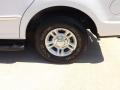 2000 Ford Expedition XLT Wheel and Tire Photo