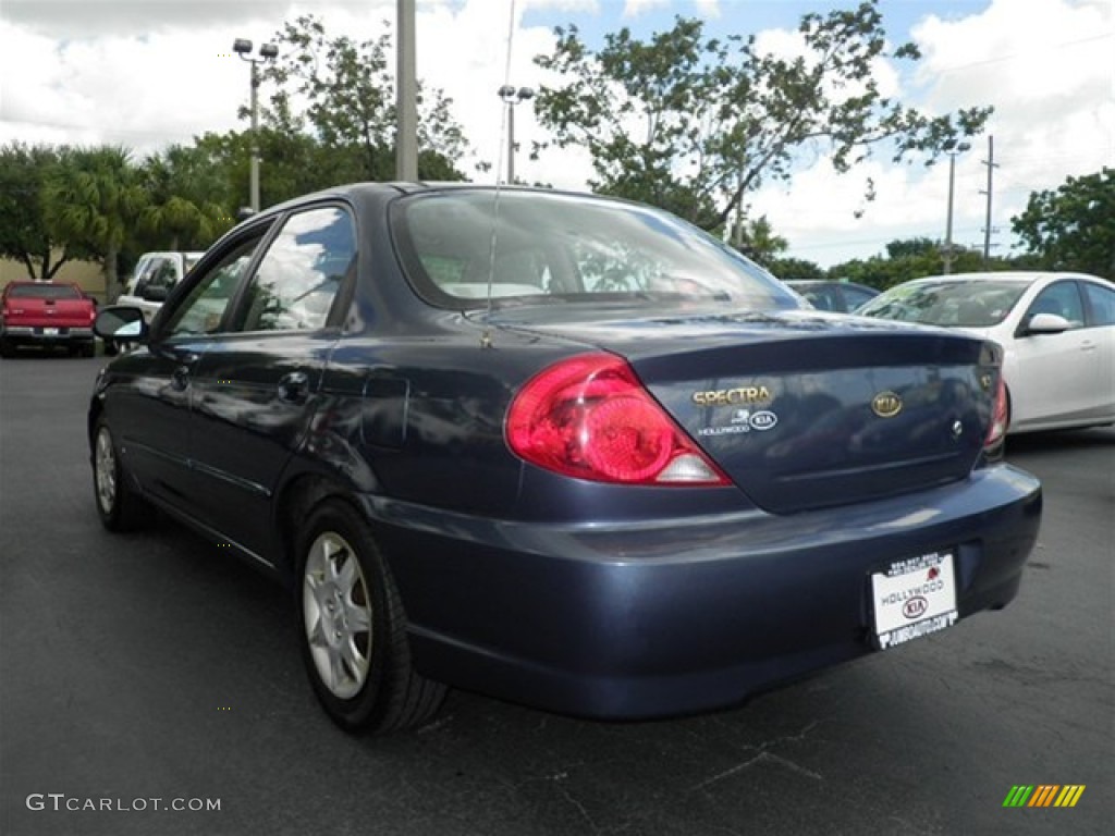 2002 Spectra LS Sedan - Slate Blue / Beige photo #13
