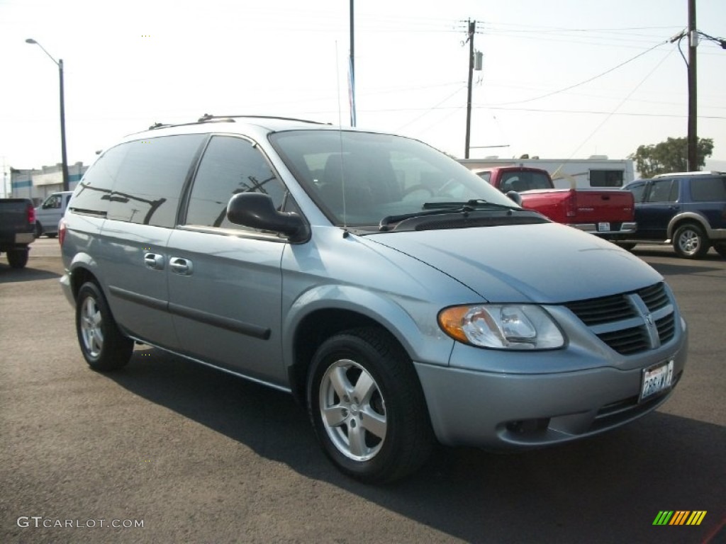 2005 Caravan SXT - Butane Blue Pearl / Medium Slate Gray photo #1