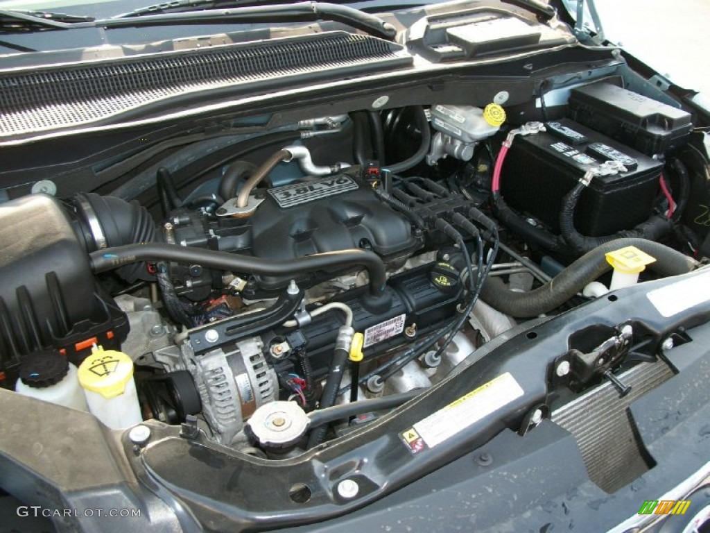 2009 Volkswagen Routan S Engine Photos