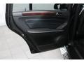 Black - GL 450 4Matic Photo No. 14