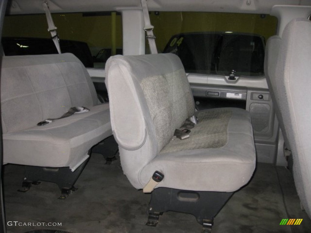 2005 E Series Van E350 Super Duty XLT Extended Passenger - Oxford White / Medium Flint photo #7