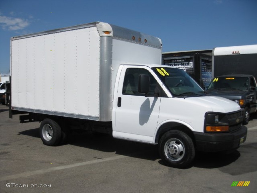 2008 Express Cutaway 3500 Commercial Moving Van - Summit White / Gray photo #1