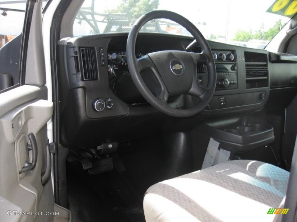2008 Chevrolet Express Cutaway 3500 Commercial Moving Van Gray Dashboard Photo #71102491