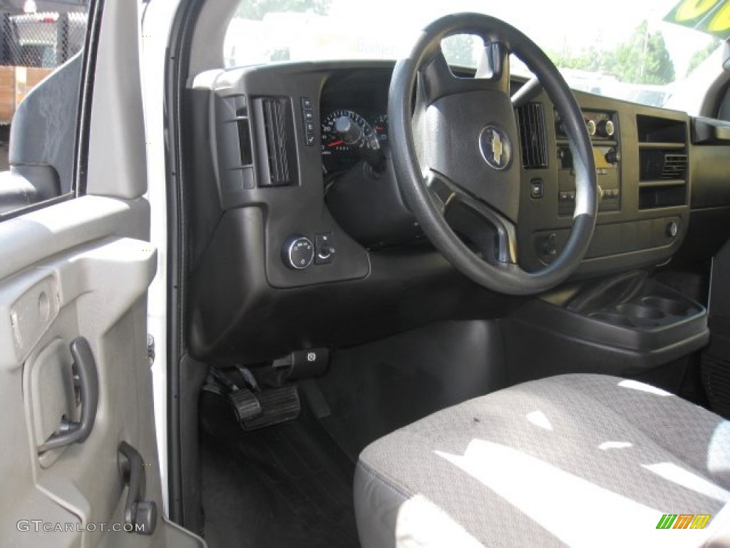2008 Chevrolet Express Cutaway 3500 Commercial Moving Van Dashboard Photos