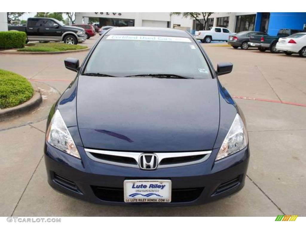 2006 Accord SE Sedan - Royal Blue Pearl / Gray photo #2