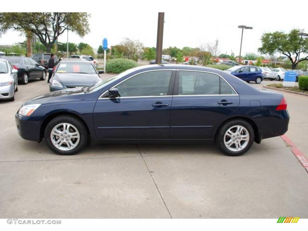 2006 Accord SE Sedan - Royal Blue Pearl / Gray photo #4