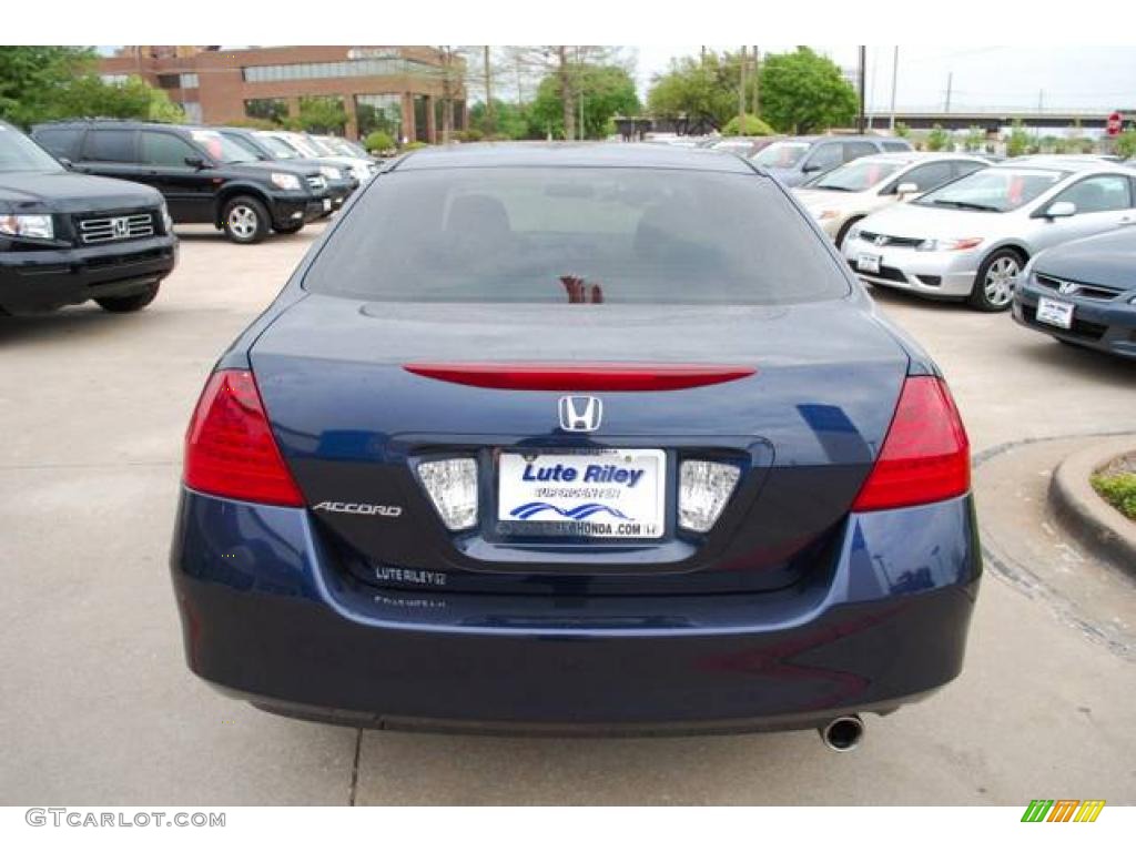 2006 Accord SE Sedan - Royal Blue Pearl / Gray photo #6