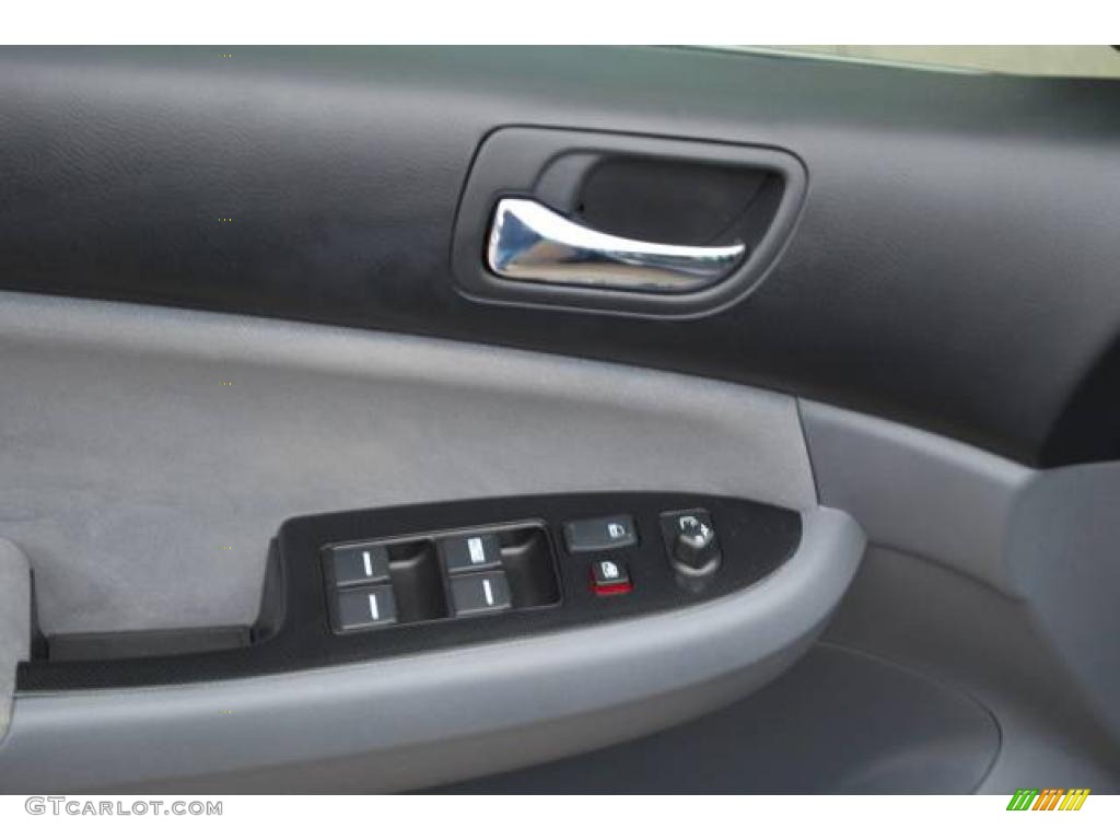 2006 Accord SE Sedan - Royal Blue Pearl / Gray photo #13
