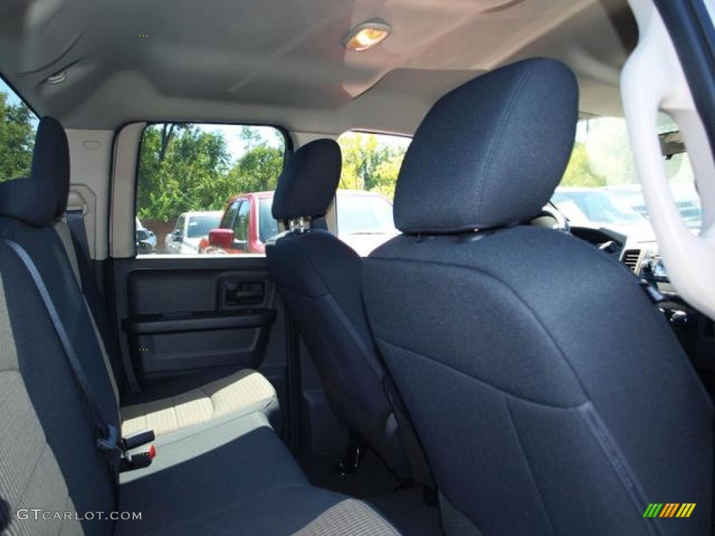 2012 Ram 1500 Express Quad Cab 4x4 - Bright Silver Metallic / Dark Slate Gray/Medium Graystone photo #4