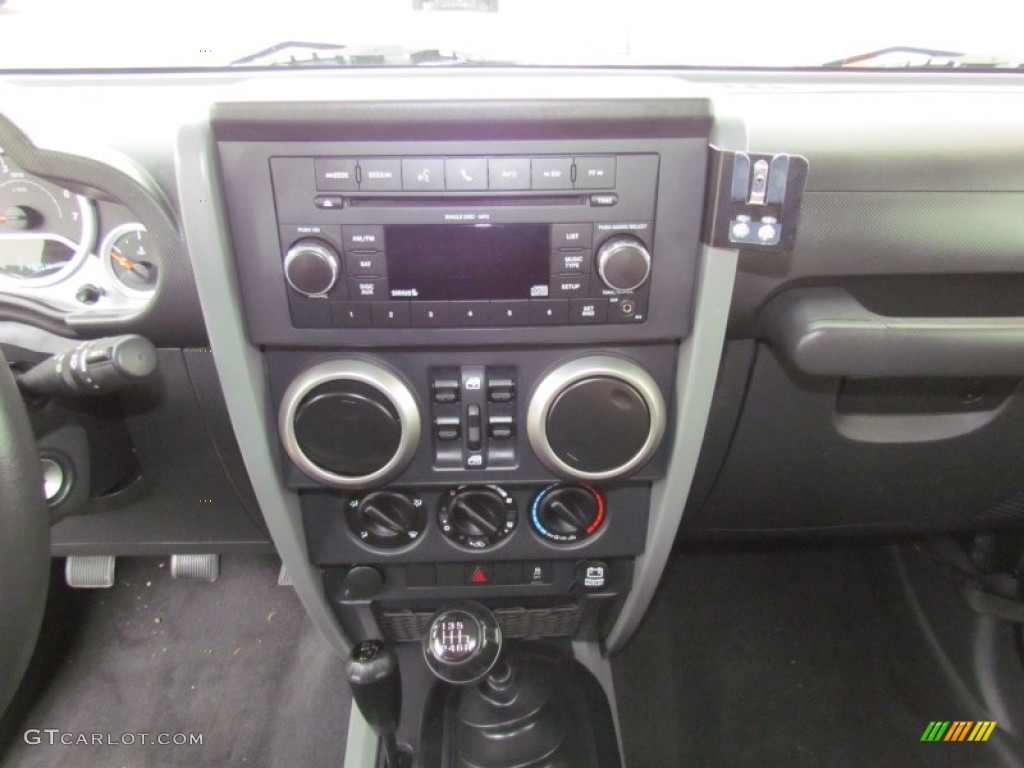 2010 Jeep Wrangler Unlimited Mountain Edition 4x4 Controls Photo #71108146