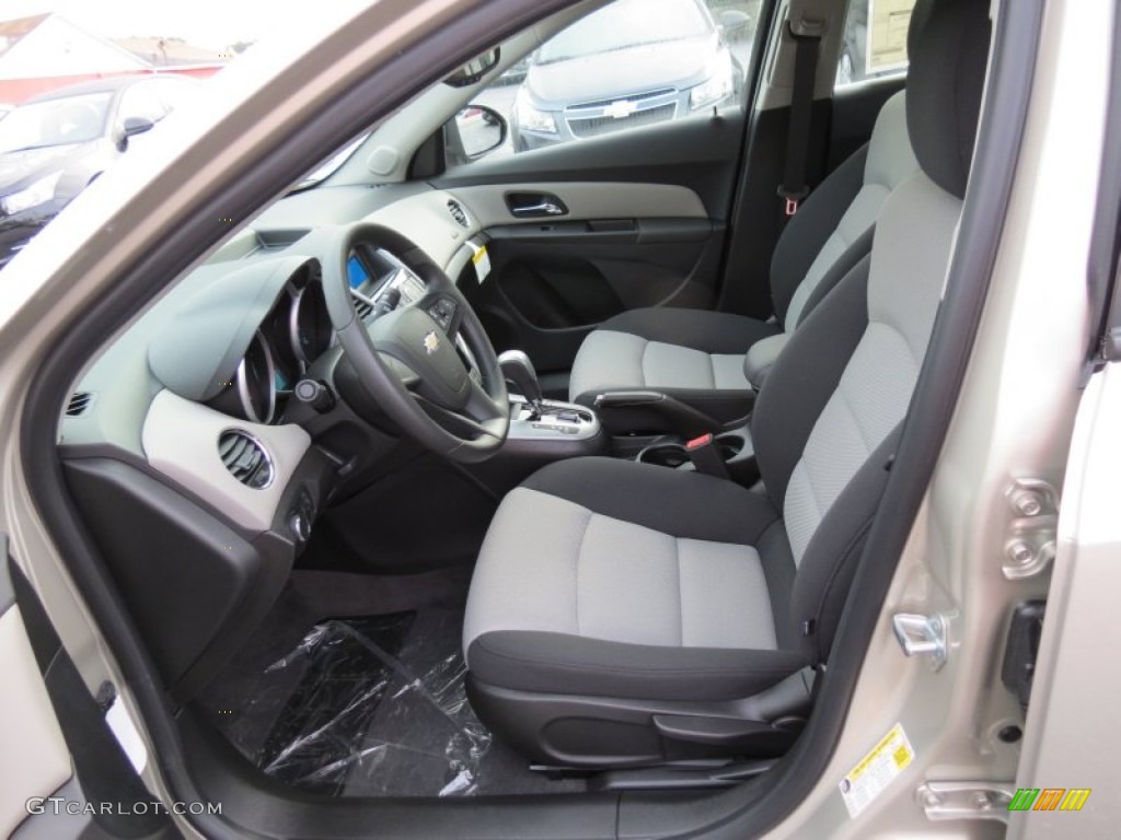 2013 Chevrolet Cruze LS Front Seat Photo #71110064