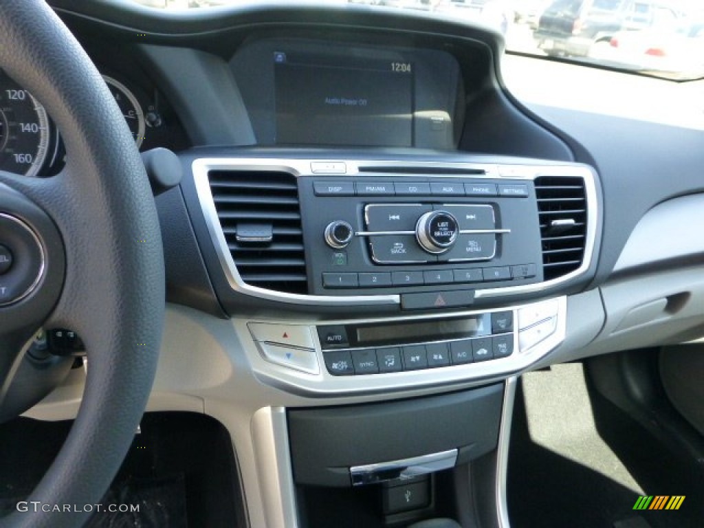 2013 Honda Accord LX Sedan Controls Photo #71110547