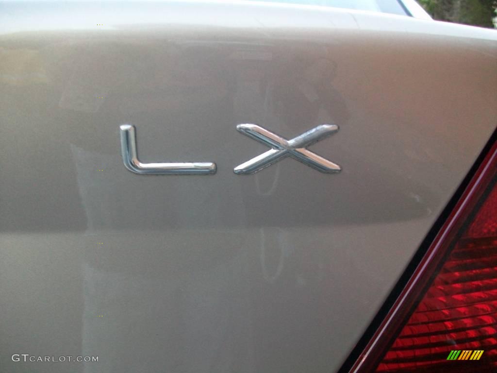 2003 Sebring LX Sedan - Light Almond Pearl Metallic / Sandstone photo #22