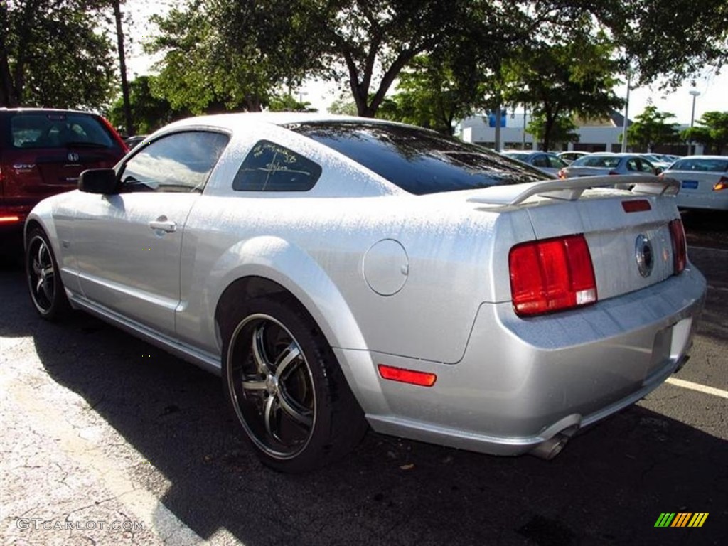 2008 Mustang GT Premium Coupe - Brilliant Silver Metallic / Dark Charcoal photo #3